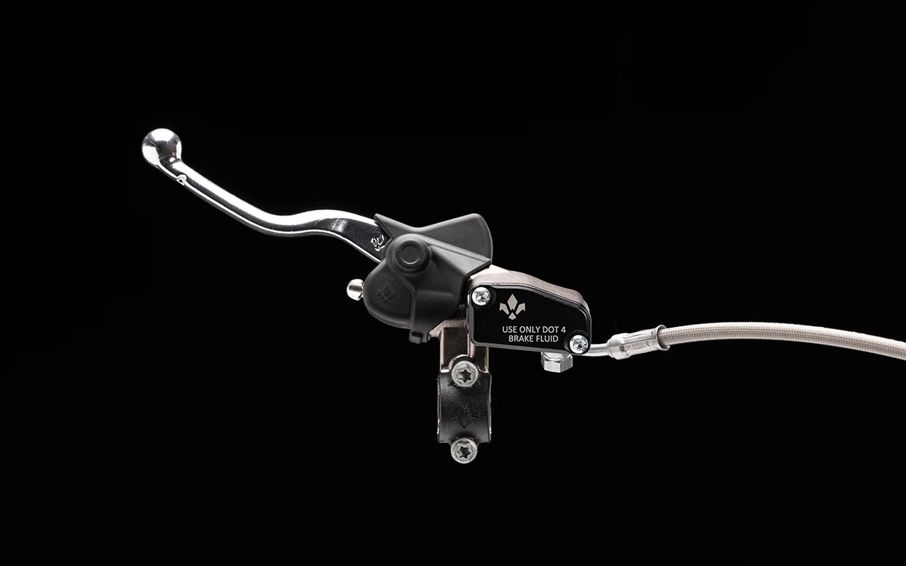 qcz8z7jkIe_Master cylinder RH.jpg